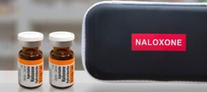 Naloxone kit
